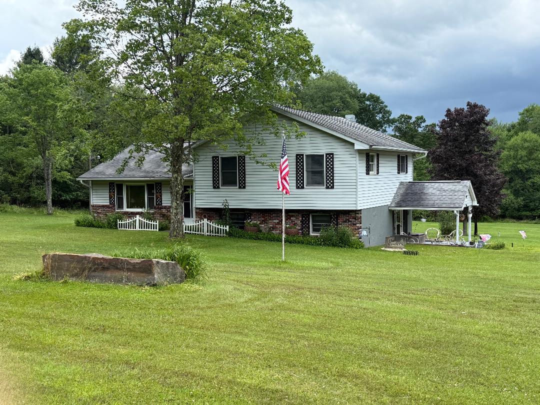 Great Country Location!!